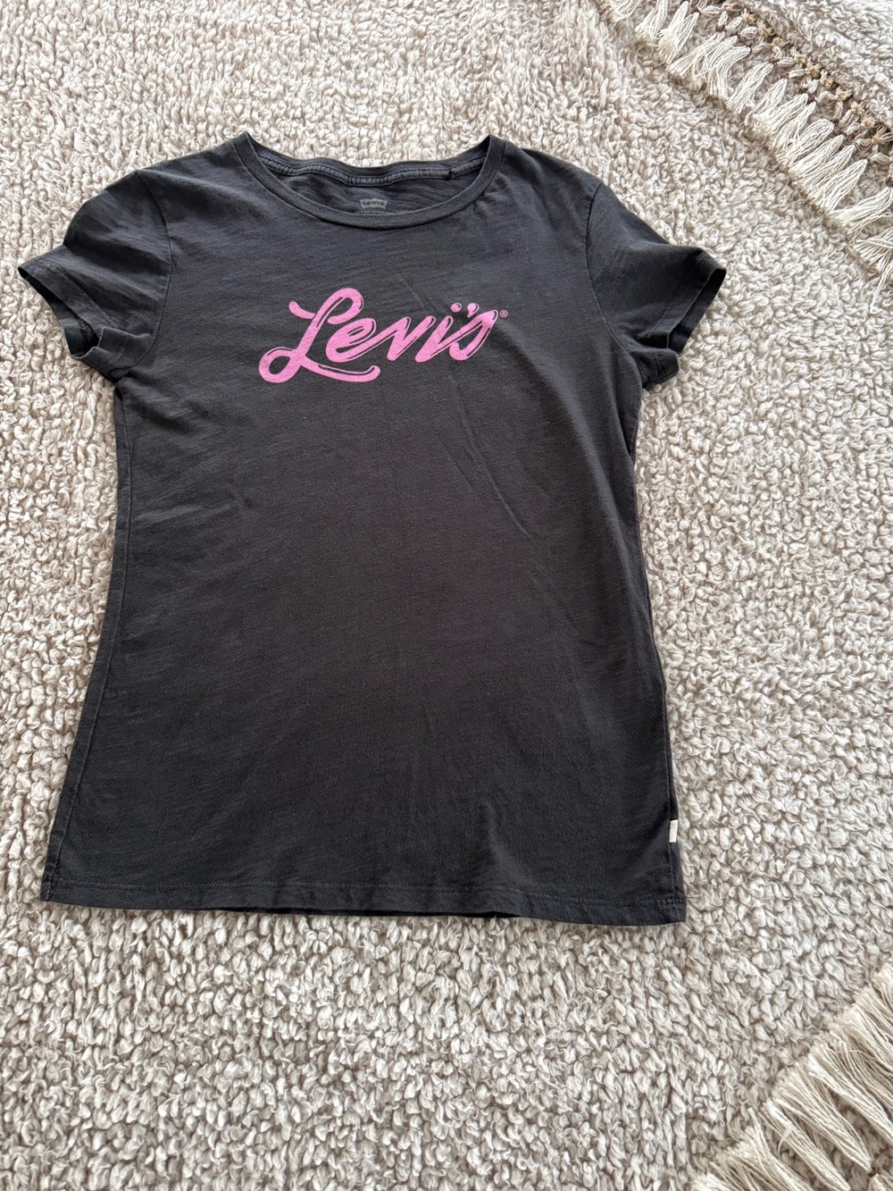 Levi’s Women’s XS Black Pink Logo Graphic T-Shirt 100% Cotton Crewneck Tee